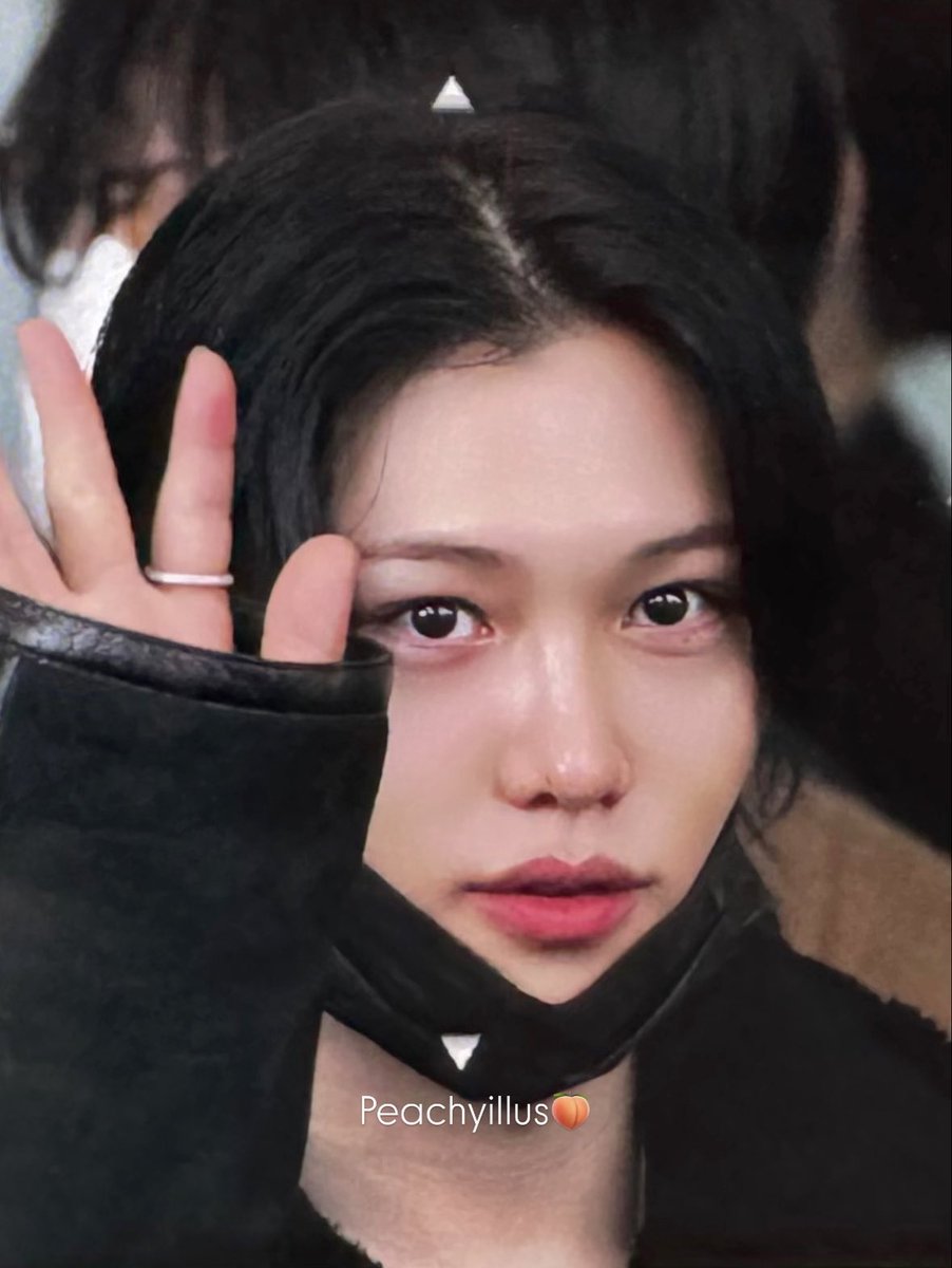 peachyillus_official tweet media