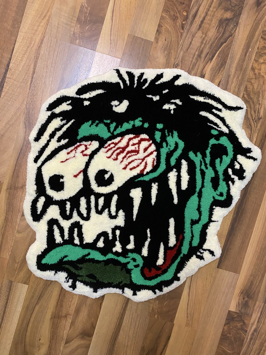 Mein Lieblingsmonster als Teppich. Was für ein Mega Geschenk. Danke an den unbekannten Künstler.