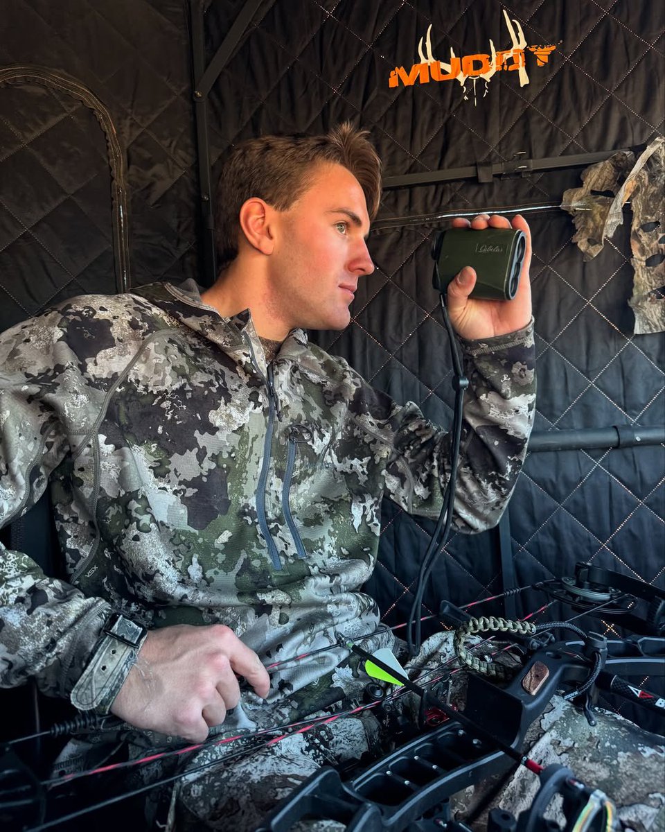 Gentry is in the stand with his Blackout NV-3 tonight after his first doe! It’s a beautiful day to hopefully get it done! #BlackOutArchery #BlackOut #BassProShops #TeamOutdoors #Muddy #MuddyOutdoors #MuddyBlinds #TrueTimberCamo #TrueTimber #VSX