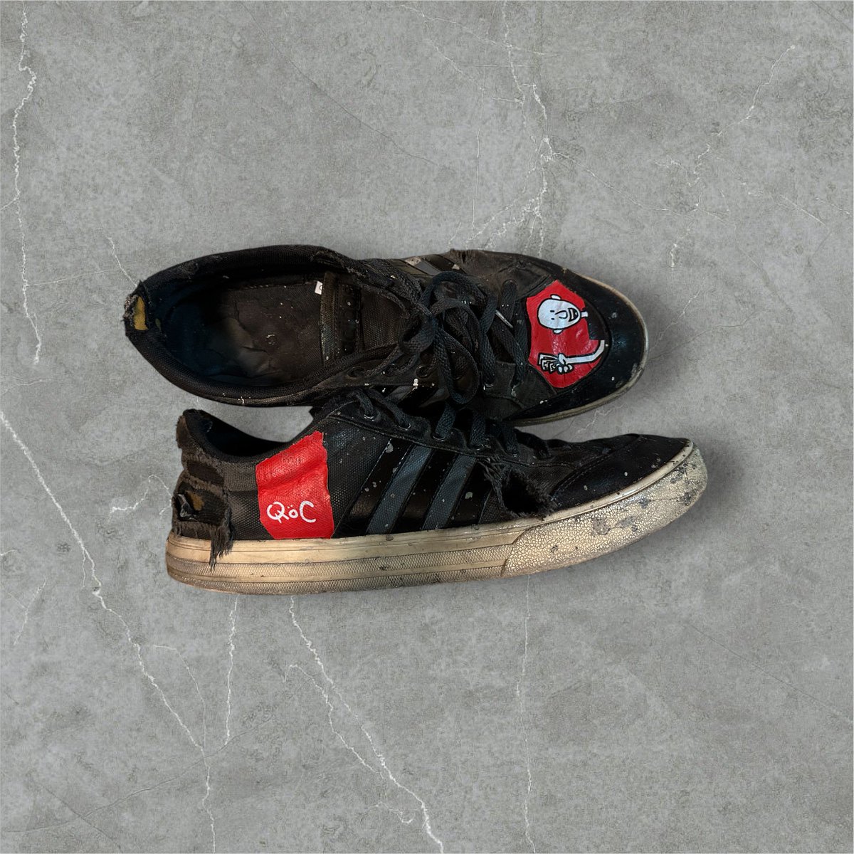 roc_mx's tweet photo. Si @balenciaga vende estos zapatos a US$1850… a cuánto puedo vender los míos? https://t.co/0QW40aOtze