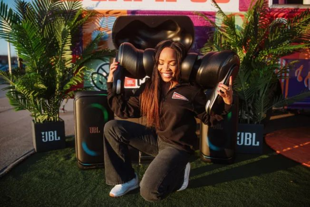 Kumar_Vin0d's tweet photo. When it comes to enhancing consumer experiences in exciting authentic ways, nobody does it better than HARMAN and JBL. Through our #JBLCampus initiative, we expanded our ambassador program beyond sports to include music, lifestyle,... #HARMANemployee https://t.co/2ZZmCoT9fP https://t.co/3ysKGg6lt5