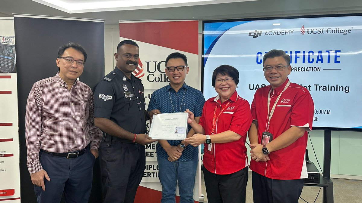 ucsicollege's tweet image. We are also proud to present certificates of appreciation to our talented students who have successfully completed their ODL Programme in:

🎮 UAS (DJI) Pilot Training
☁️ Microsoft Cloudswyft

#UCSICollege #ODLProgramme
