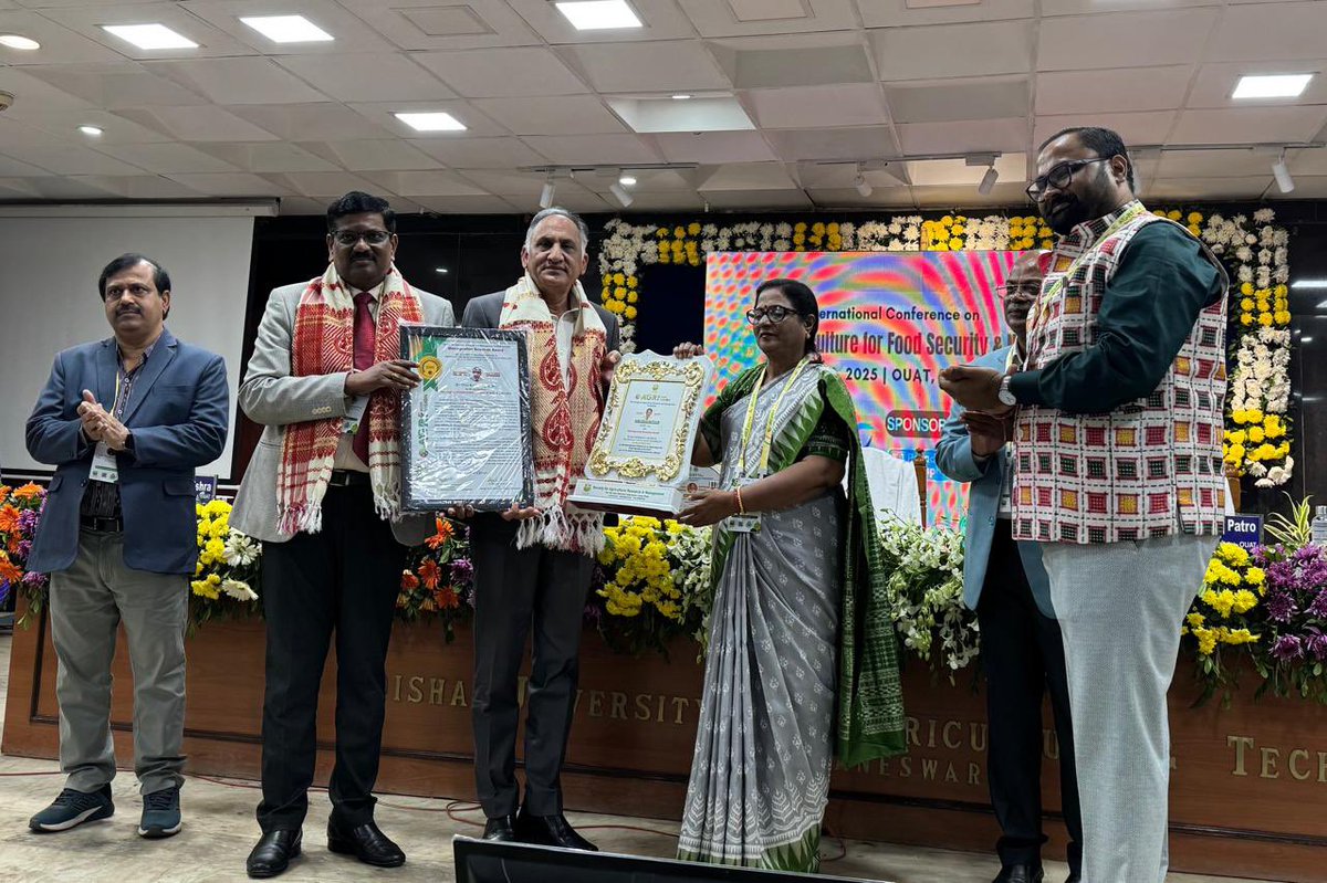 Dr Shiv receiving distinguished scientist award jointly from the Hon’ble VC, OUAT and Hon’ble Speaker of Odisha Legislative Assembly at the 7th International Conference on Agriculture for Food Security and Nutrition organised at OUAT, Odisha <a href="/ShivKAgrawal/">Shiv Agrawal</a> <a href="/ICARDA/">ICARDA</a>