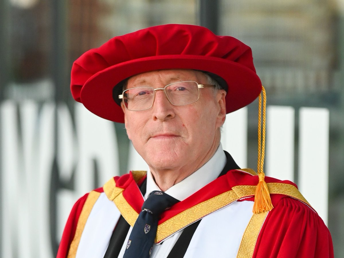 Join us for our next Open Lecture on Wednesday, 22 January 📆 

Last year's honorary graduate, Professor Diarmaid MacCulloch, will discuss the history of religion, sex and politics in the Christian world.

Book your free place: bit.ly/3C5rH6B

#HelloSuffolk #UniOfSuffolk