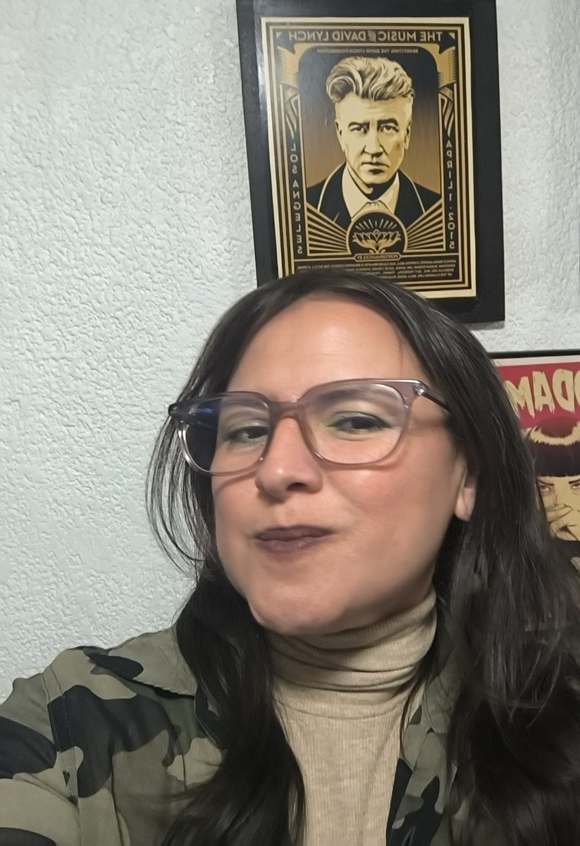 Qué curioso que el día que empecé a buscar a mi padre biológico se muera mi padre cinematográfico. ¡Quizá nunca olvidaré la fecha.
Por suerte, tuve tiempo de tomarme la última foto con él hace una semana. QePD #davidLinch