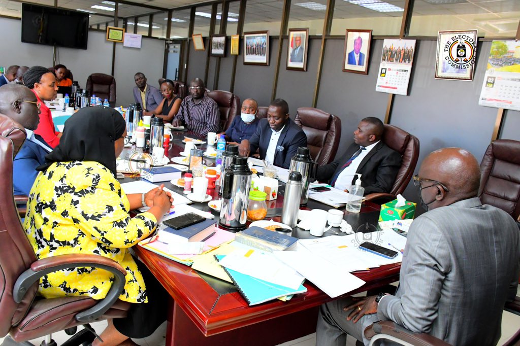 DDebie21812's tweet photo. Engagements with the Uganda Journalists Association (@UJAofficial) emphasized the media's role in fostering transparency and accountability. Discussions focused on strengthening collaboration to deliver effective voter education and accurate electoral information.(3/4)
#ECRoadMap https://t.co/o9ZH3irvkU