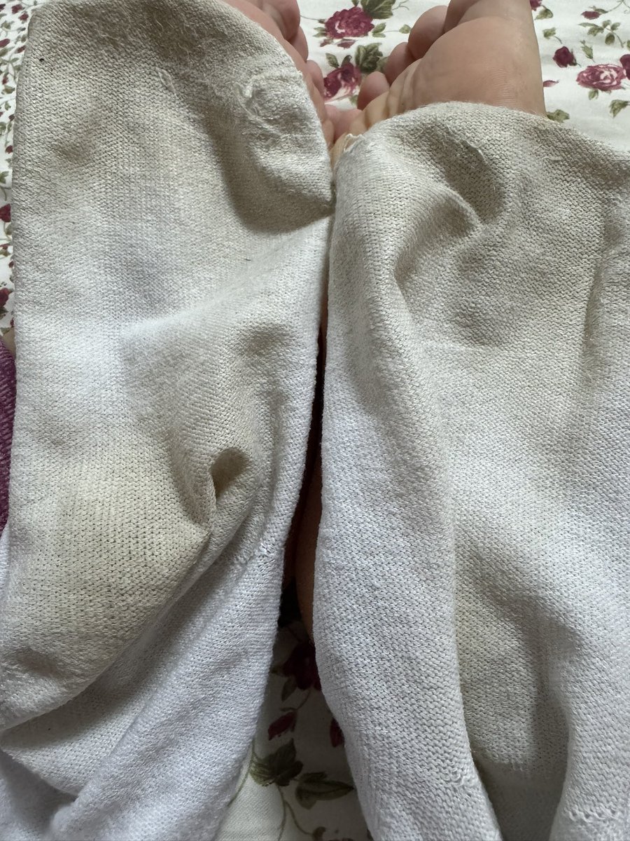 福利姬云朵小羊的原味屋分享的黄推图片2 - 网红私拍内容