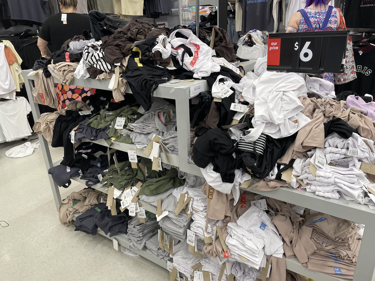 Quorra73's tweet photo. @AuKmart you need to have a chat with your Carindale store manager. This was the state of the store at 3pm today. https://t.co/BFAq0pbHyi