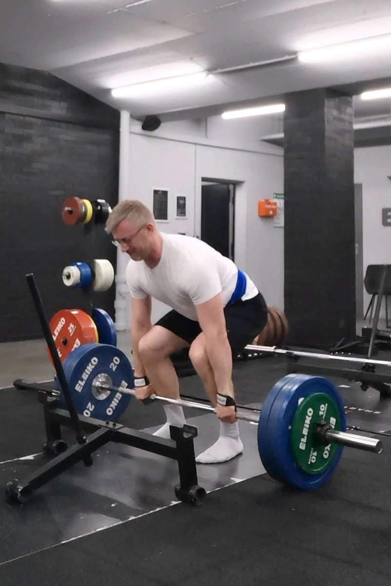 jan_podgornik's tweet image. Še prejšnji teden sem se grozno mučil s 160kg oz. imel vmes in potem bolečine v križu.
Danes 170 easy, celo 1 ponovitev več kot planirano.

Razlika je samo to, da 5cm bolj narazen stojim 😁
Do 22.3 190kg 10x? 🤔

#strongmanrookie #competitionprep