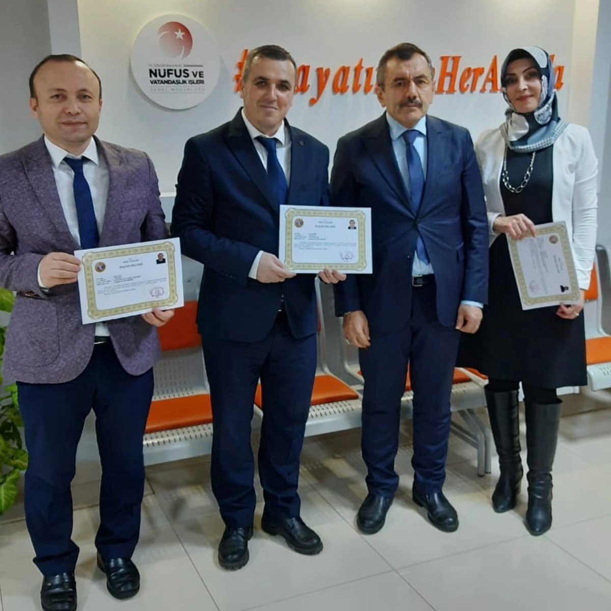 Çatalpınar İlçe Nüfus Müdürlüğü (@catalpinarnufus) on Twitter photo İlçemizdeki T.C.K.K.müracaatlarını % 9⃣9⃣.4⃣oranında tamamladığımız için Başarı Belgesi teklifinde bulunan İl Müd. Sn.Yusuf MERCAN’a ve bizleri Başarı Belgesiyle onurlandıran Sn.Valimiz'e teşekkür ederiz.
<a href="/Ademsimsek3429/">Adem ŞİMŞEK</a>
<a href="/YusufMercan5228/">Yusuf MERCAN</a>
<a href="/TCNufus/">Nüfus ve Vatandaşlık İşleri Genel Müdürlüğü</a> İlçemizdeki T.C.K.K.müracaatlarını % 9⃣9⃣.4⃣oranında tamamladığımız için Başarı Belgesi teklifinde bulunan İl Müd. Sn.Yusuf MERCAN’a ve bizleri Başarı Belgesiyle onurlandıran Sn.Valimiz'e teşekkür ederiz.
<a href="/Ademsimsek3429/">Adem ŞİMŞEK</a>
<a href="/YusufMercan5228/">Yusuf MERCAN</a>
<a href="/TCNufus/">Nüfus ve Vatandaşlık İşleri Genel Müdürlüğü</a>