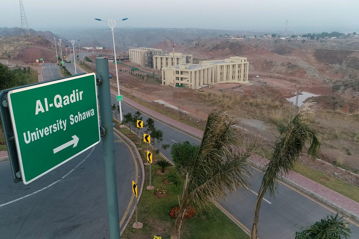 جرم کیا تھا؟ قوم کے بچوں کیلئے القادر یونیورسٹی بنائی تھی جہاں قوم کے بچوں کو سیرت النبی ﷺ اور ان کیساتھ سائنس و ٹیکنالوجی پڑھائی جاتی ہے۔! #رسول_سے_وفا_خان_کا_گناہ
<a href="/TeamPakPower/">Team Pakistan Power</a>
<a href="/TeamiPians/">Team Insafians 𝗣𝗼𝘄𝗲𝗿</a>
<a href="/pagli__dewanii/">GULNAZ TANOLI</a>
<a href="/hanif_malkani/">Hanif Khan PTI</a>