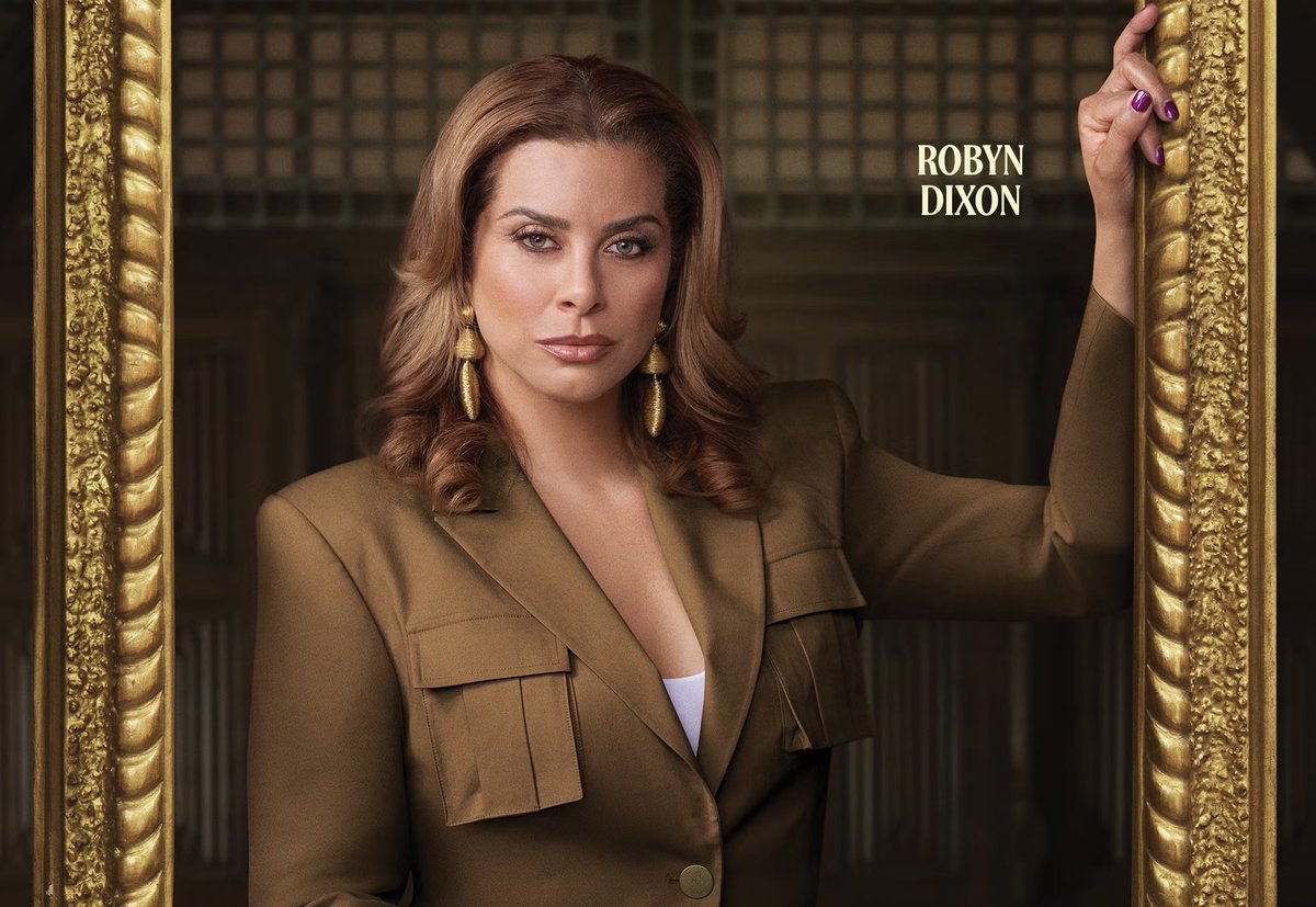 AshsDreamboard's tweet photo. There is a very important role one cast member plays on #TheTraitorsUS and that is predicting who is walking through the door based on a knock (and being wrong)

Last season it was Sandra, this year it is Robyn https://t.co/lbz2eIXfCr