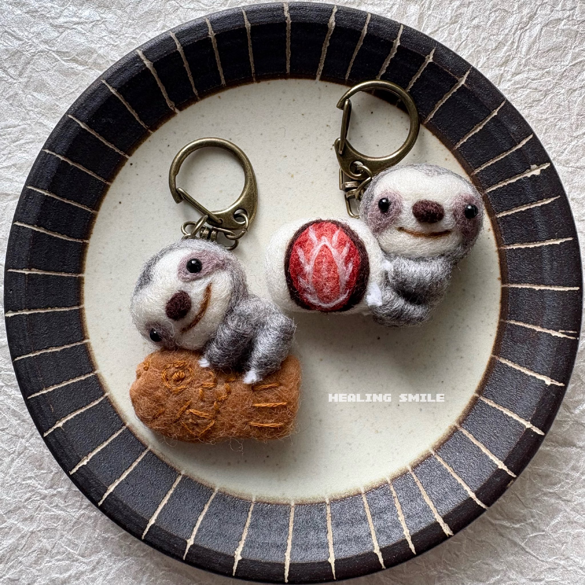 羊毛フェルト 焼き芋とナマケモノ 羊毛フェルト - 羊毛フェルト
