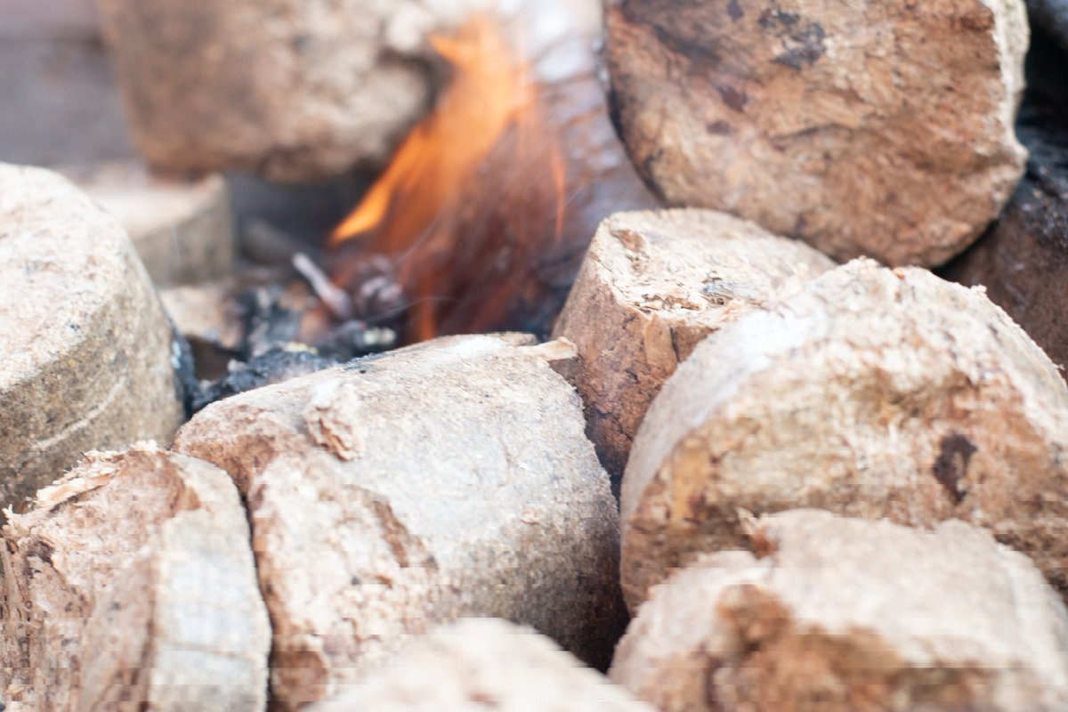 DID YOU KNOW ?

Briquettes offer a more environmentally friendly #alternative to #fossilfuels. By switching to briquettes, we can reduce our #carbonfootprint and support a #greenerfuture as we combat #climatechange. Embrace briquettes to contribute to a sustainable movement!