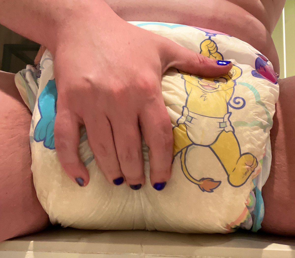 Mrrf~ 

Soggy puppy had a drinky night out with friends 

Before he knew it, his diaper felt heavier as he unknowingly kept wetting 💦💦