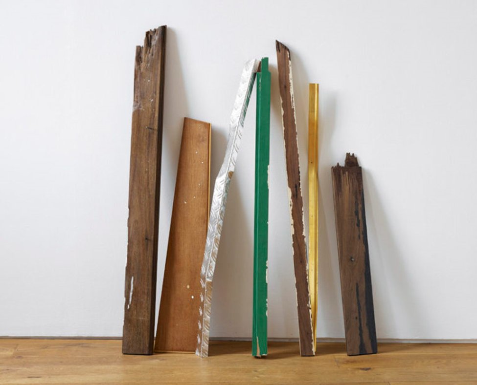 Preparations are well under way for my research seminar this semester on materials in contemporary art and theories for understanding their use!

Leading with this deceptive yet captivating work by Susan Collis as a case-study for Gell's and Bennett's ideas of "enchantment"...👇🏽