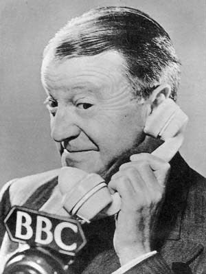 daveainsworth63's tweet photo. Remembering the great British comedian Tommy Handley who was born on this day in 1892. He died in 1949. He kept a nation smiling during the dark days of World War Two with his ITMA radio programme #TommyHandley #ItsThatManAgain https://t.co/lm5aIDvQZA