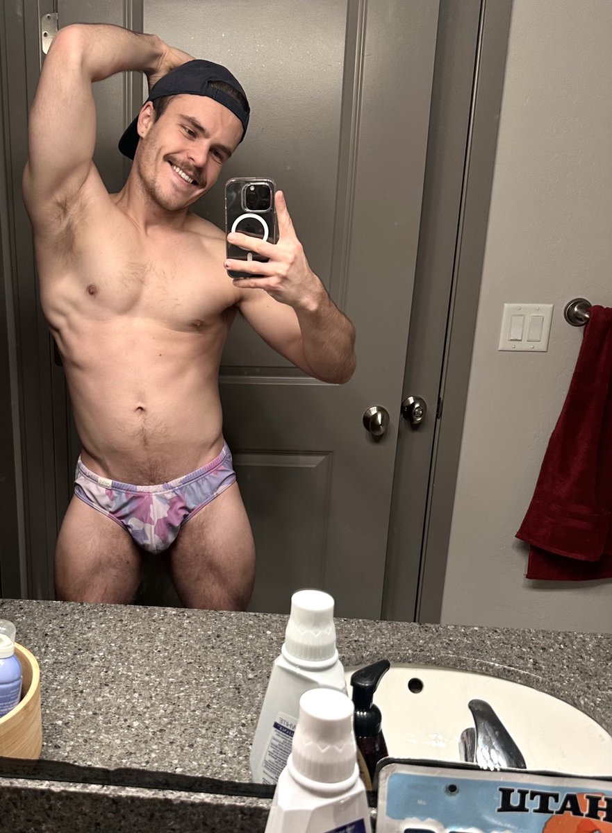 mustacheboi_'s tweet photo. Repost if ur a SL,UT! 🏜️⛷️ https://t.co/68xPQHt1u8