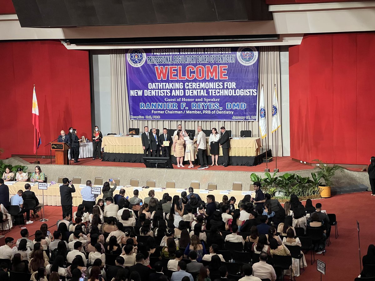 nice_sone's tweet photo. I am now a licensed dentist!🦷💗 TyL🙏 https://t.co/uTDhMXsJEu