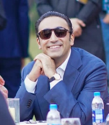 BhuttoMaryam's tweet photo. No one can beat the swag of my leader! 💙🏹 @BBhuttoZardari https://t.co/VFPfwjTQjt