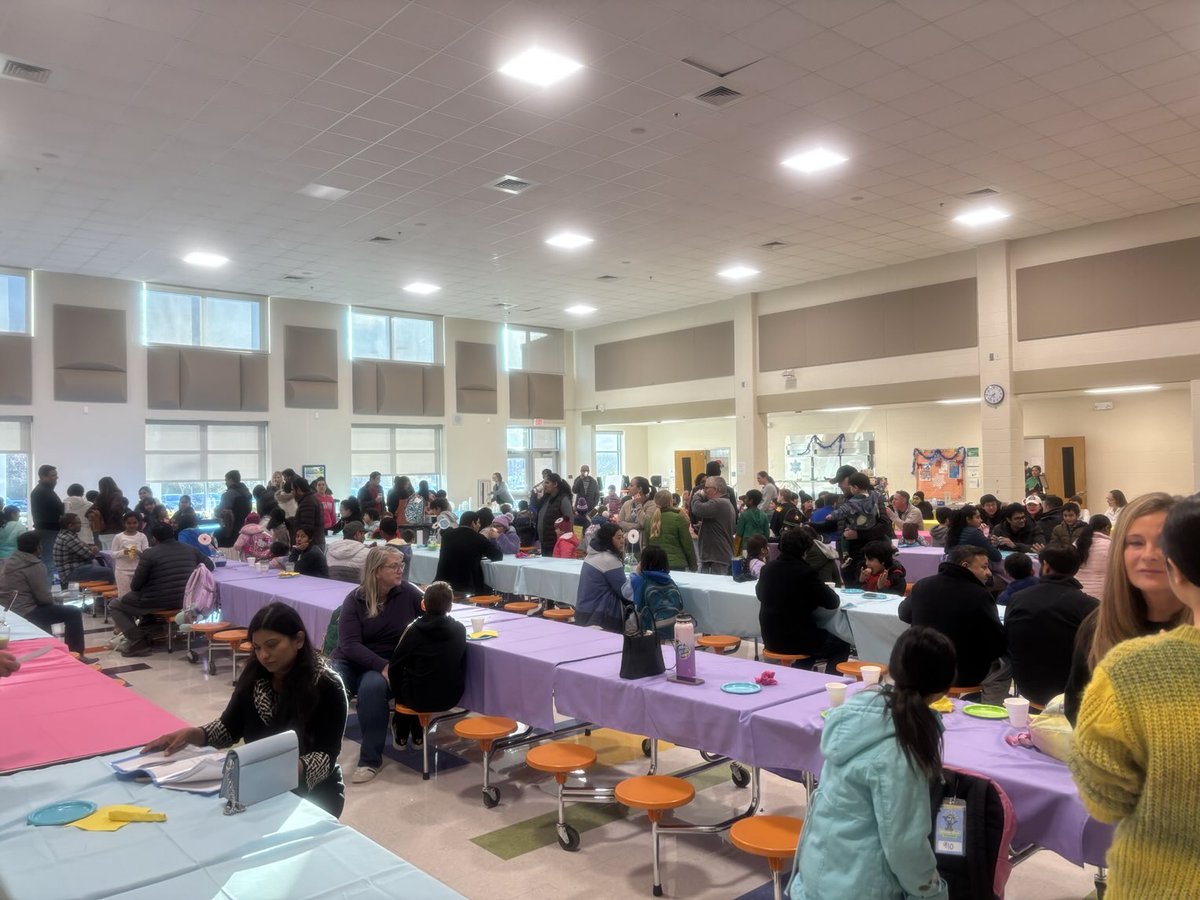 Sarah Bratton tweet media