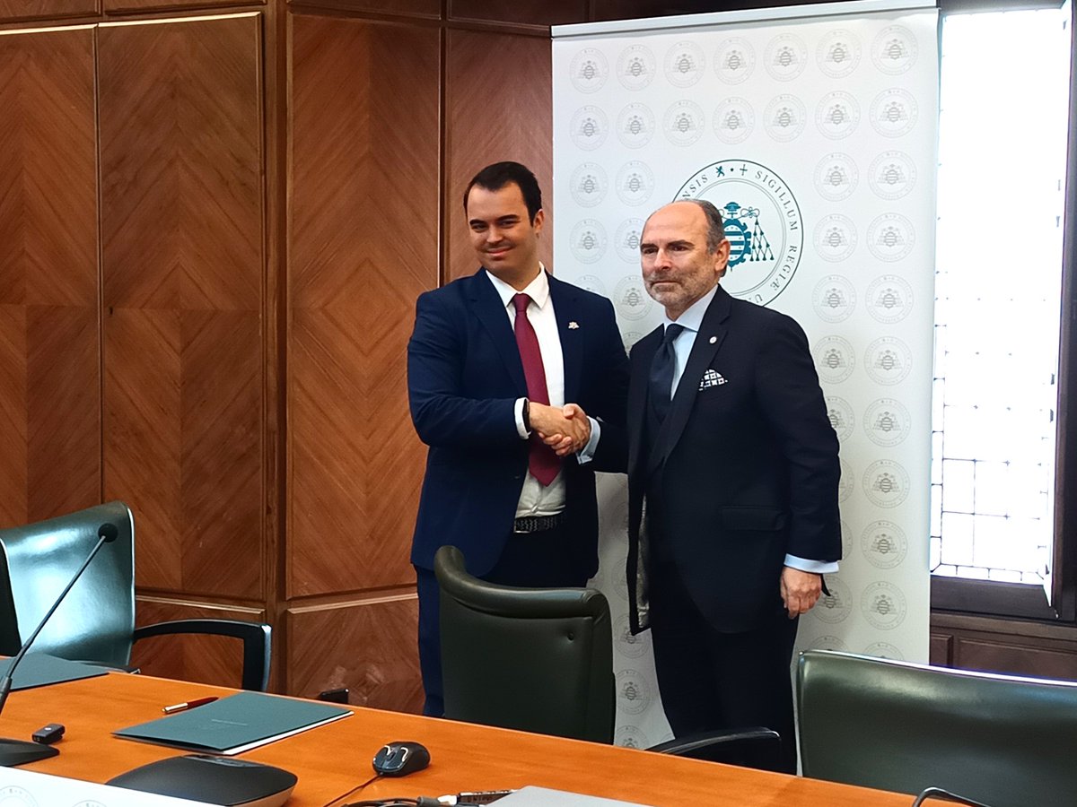 ondacerogijon's tweet photo. El Rectorado de la Universidad de Oviedo y Consejo de Estudiantes alcanzan el primer acuerdo de colaboración para potenciar la vida universitaria. Para adaptar la institución a nuevos perfiles de alumnado https://t.co/u0Bshslek6