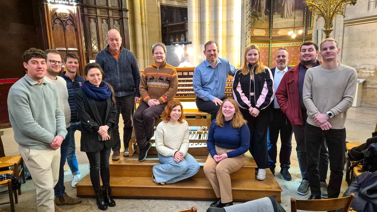 OrgueGrand's tweet photo. 🔍 Retour en images sur la Masterclass autour de César Franck donnée par Olivier Penin lundi et mardi au grand-orgue de Sainte-Clotilde. 

📷 Photos : Vincent Hildebrandt 
#grandesorguessteclotilde #basiliquesteclotilde #cesarfranck #olivierpenin https://t.co/o9vF2UOauj