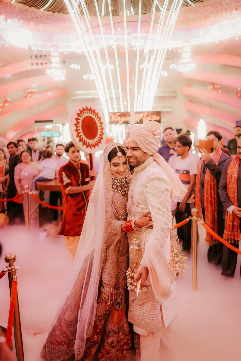 Tarun9878's tweet photo. The groom makes his regal entry, surrounded by elegance and sparkling lights, setting the tone for a day filled with love and celebration
Swipe for the bride's grand entrance and the magic that unfolds as they come together as one! 

📸: Studio Memory Lane
#brideentry #groomentry https://t.co/C3YZ2gBHhr