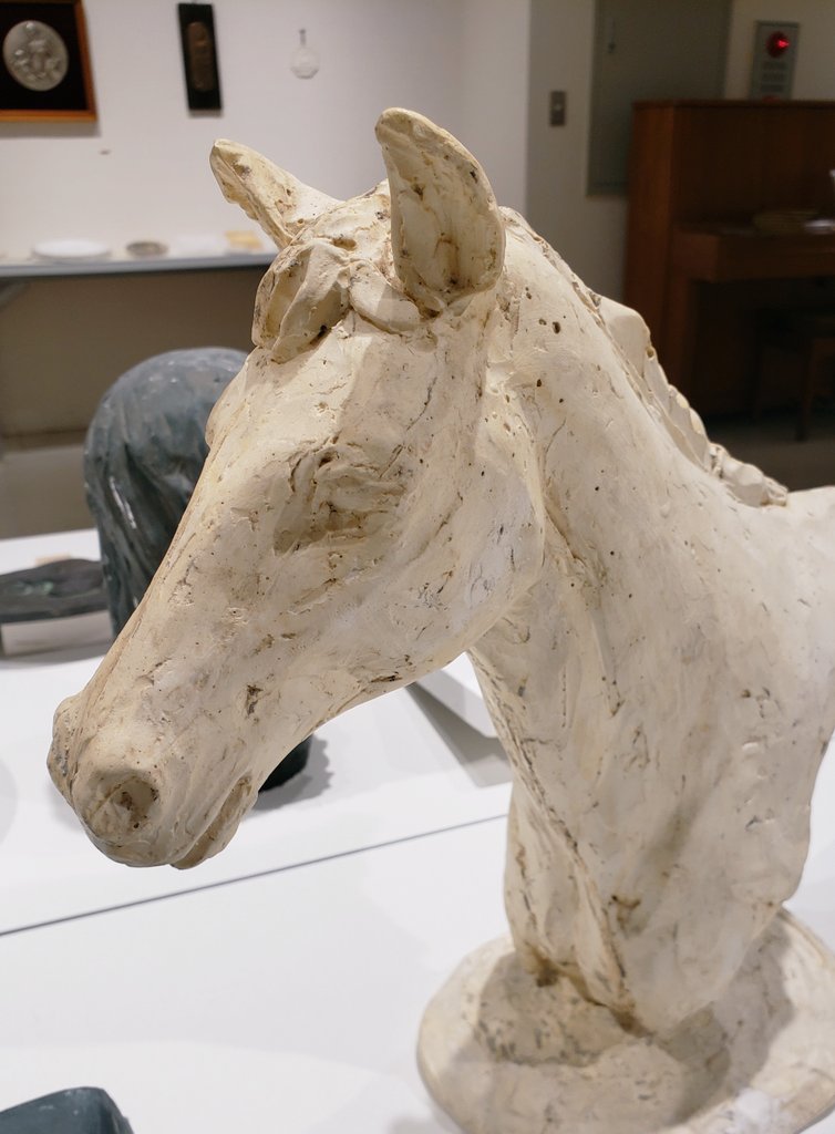 池山栄一展
招待作家
福元なおんどさん <a href="/FNaondo/">Naondo</a> の作品の馬(日本画)と父の作品の馬
<a href="/SanoMomoOgata/">SanoMomoOgata</a> さんの作品の馬(写真)と父の作品の馬