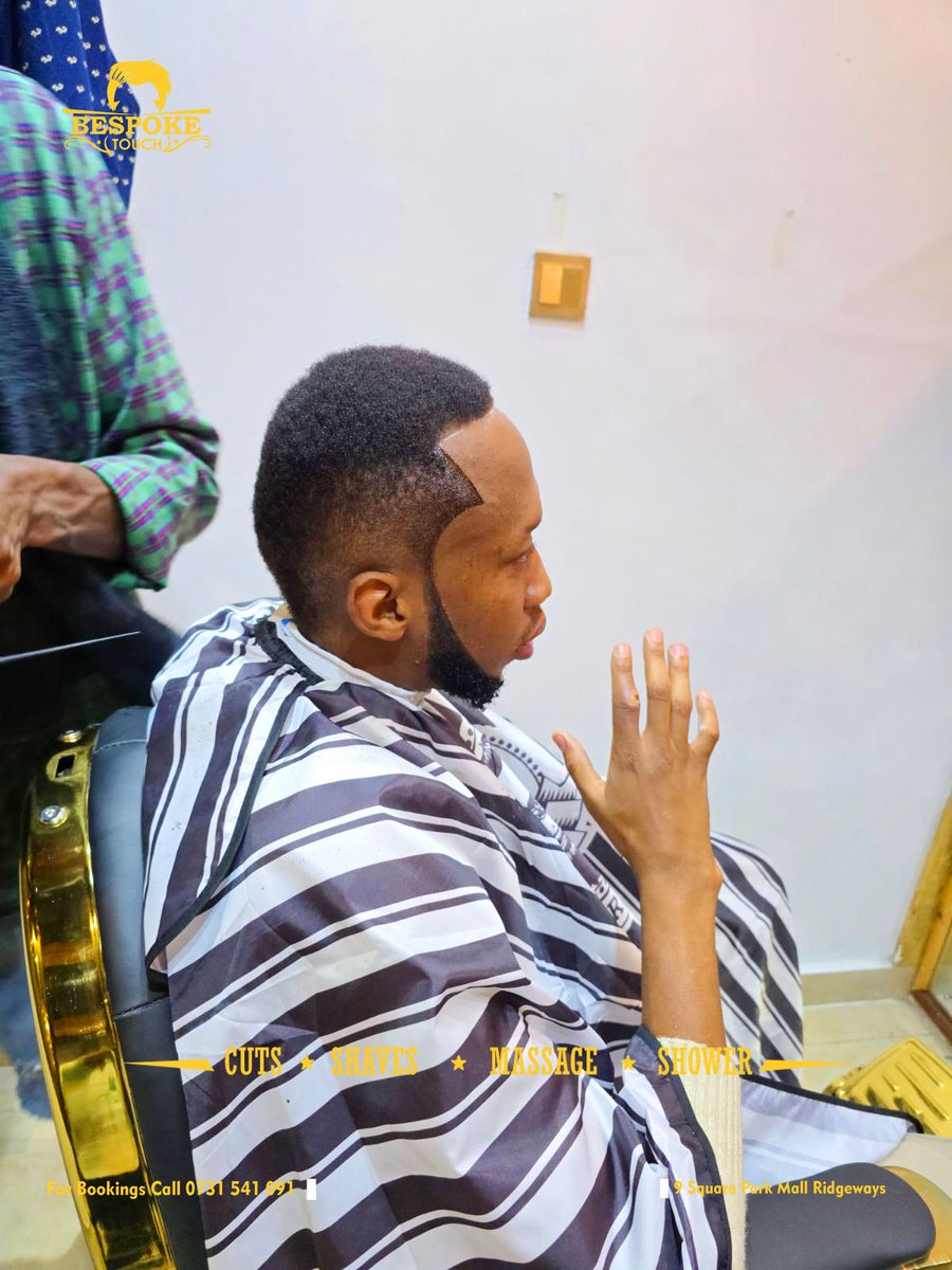 BespokeTouch's tweet photo. Enjoy a fresh haircut from a professional barbers for a sharp and stylish look ✨✨

𝗙𝗼𝗿 𝗕𝗼𝗼𝗸𝗶𝗻𝗴𝘀 Call | WhatsApp 0731 541091
𝗩𝗶𝘀𝗶𝘁 𝘂𝘀 9 Park Square Mall Ridgeways 
#bespoketouch #haircut #massage #shaves #hotshower https://t.co/7YGcn3bZWd