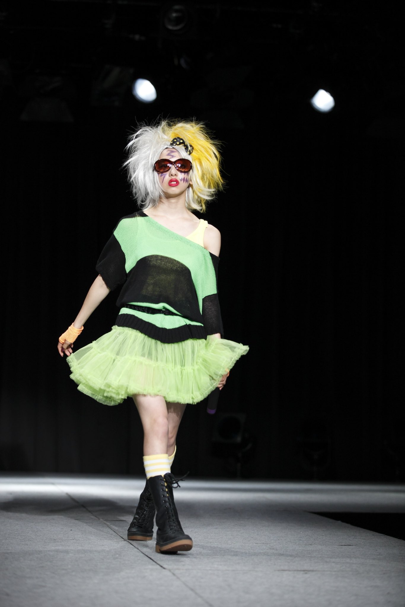 “トップスだけ！”私立恵比寿中学えびちゅうのジャージ黄色 BIGサイズ トップスだけ！”私立恵比寿中学えびちゅうのジャージ黄色 BIGサイズ