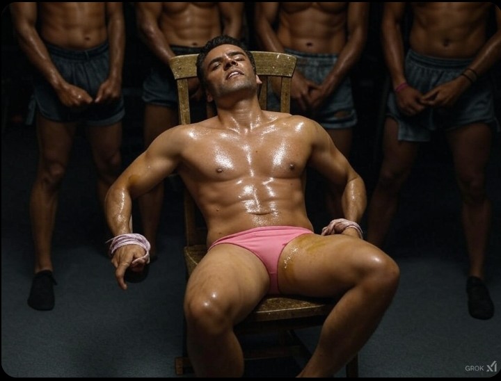 Hmmm que pasó?... Donde estoy? 

-Diría el caballero luna sintiendo que sus manos y pies estaban atados-