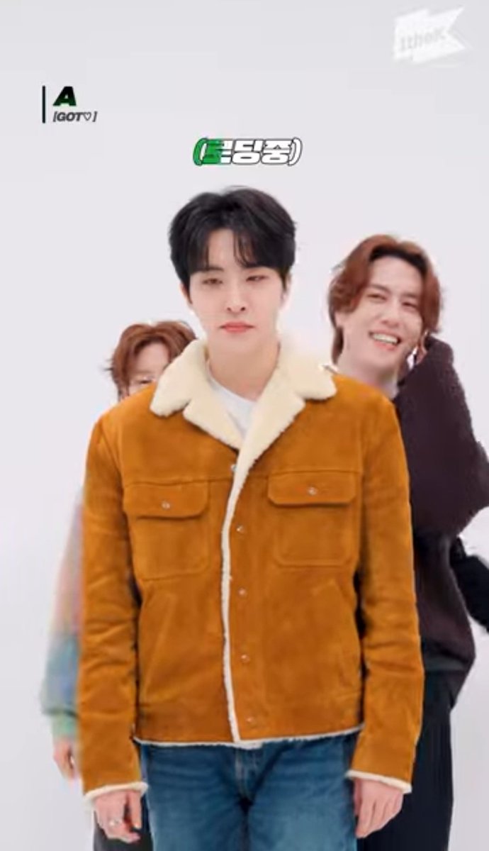 C_Benzyj177's tweet photo. ยองแจกับยูคยอมคือ ? 555555555 
ตำนานเต้นได้หมดยกเว้นเพลงวงตัวเอง🤣🤣🤣🤣🤣🤣🤣🤣

#GOT7comback #WINTERHEPTAGON #GOT7 https://t.co/BEB7MhsJDQ