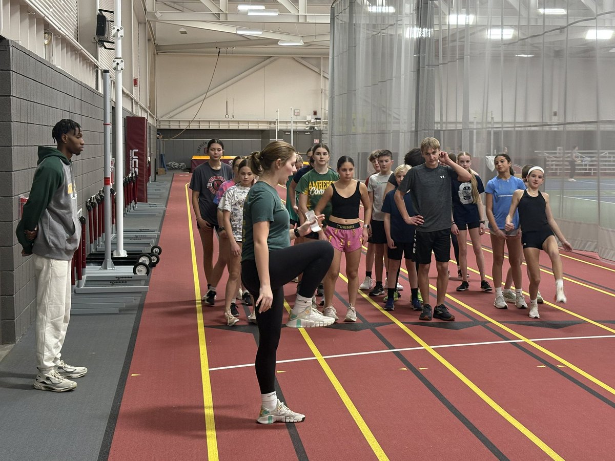 trackcomets's tweet photo. Our @AJHComets Indoor Track and Field Team have been working hard to prepare for their first meet this Sunday at Oberlin College!  They will compete between 1:30pm and 3:30pm. Come out and show your support!  Meet info:  https://t.co/zPuX7Obj0n 
GO COMETS!! https://t.co/AFjwQnNIyk