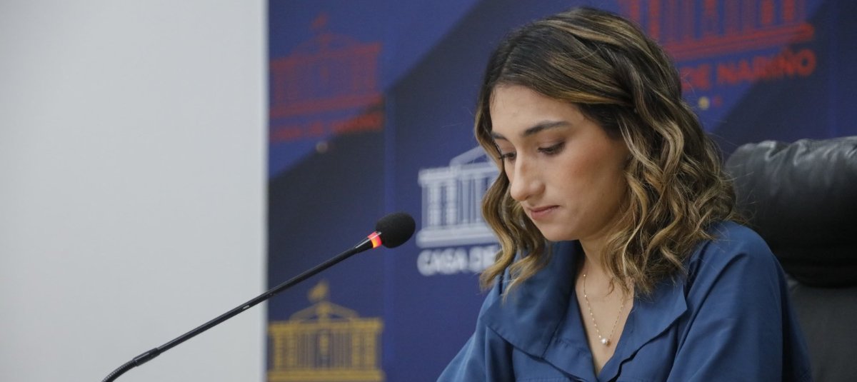 'Una decisión difícil pero correcta': Laura Sarabia sobre suspensión de diálogos con el Eln que ordenó el presidente Petro ► 
eltiempo.com/politica/gobie…