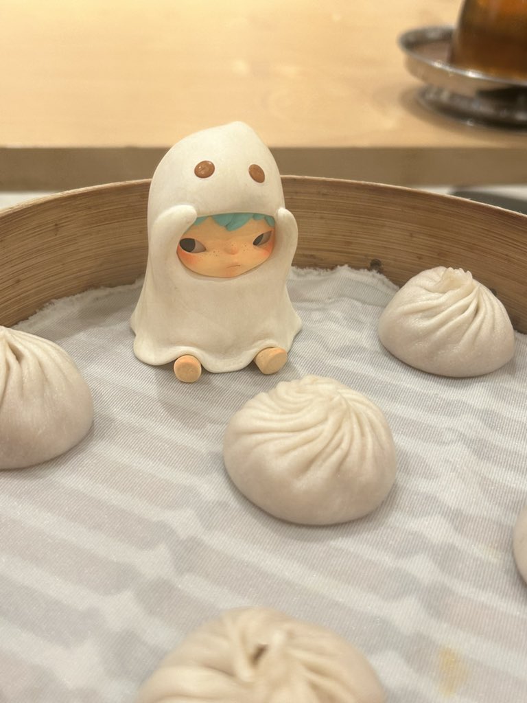 kyunonos's tweet photo. xiao long bao at isang mukang xiao long bao https://t.co/LWC9ELG9Mq