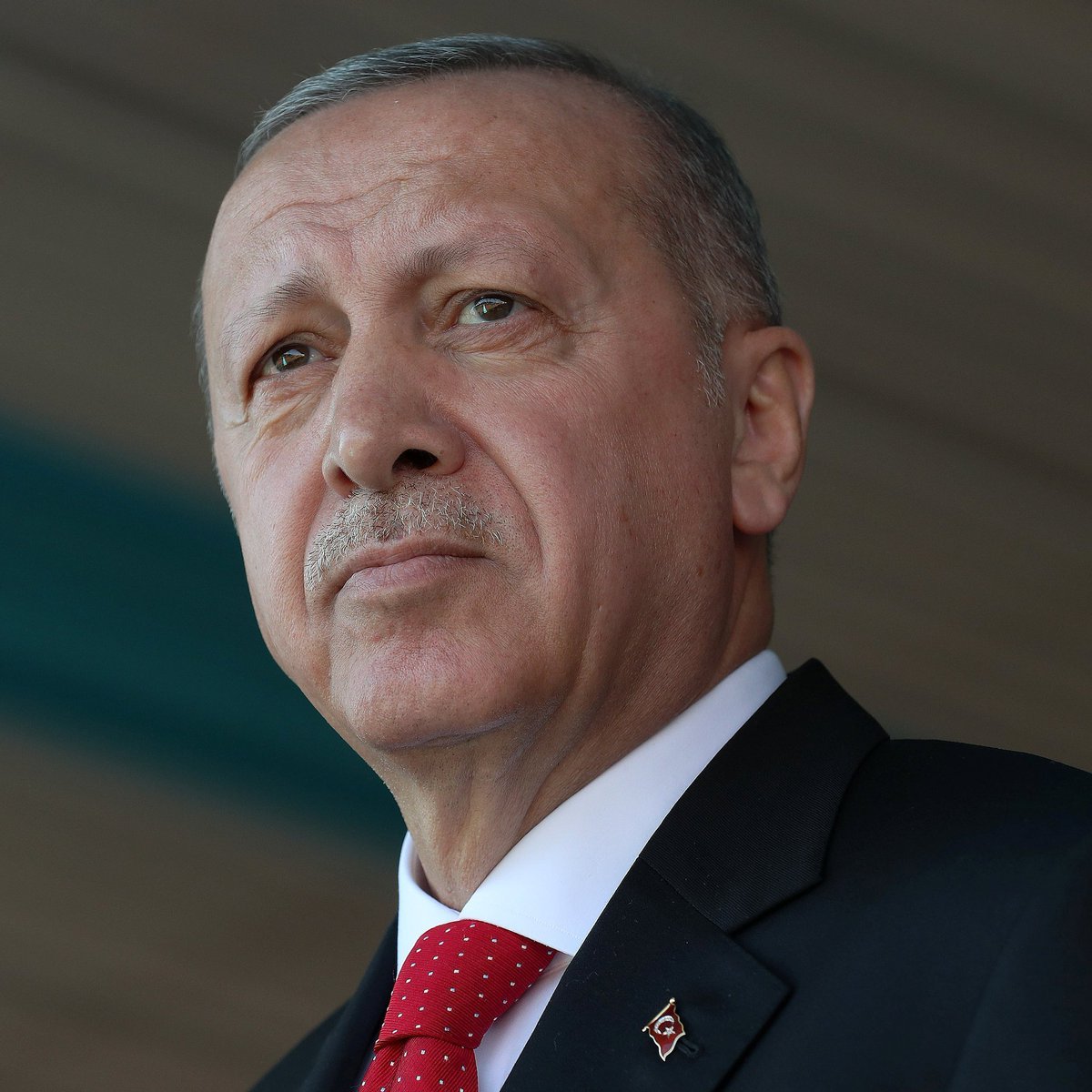 pusholder's tweet photo. Cumhurbaşkanı Erdoğan: "CHP'li vatandaşlarımızın yaşadığı da ayrı bir imtihan. Bu CHP'li yöneticilerle uğraşıyorlar." https://t.co/QZlcZoDbZI