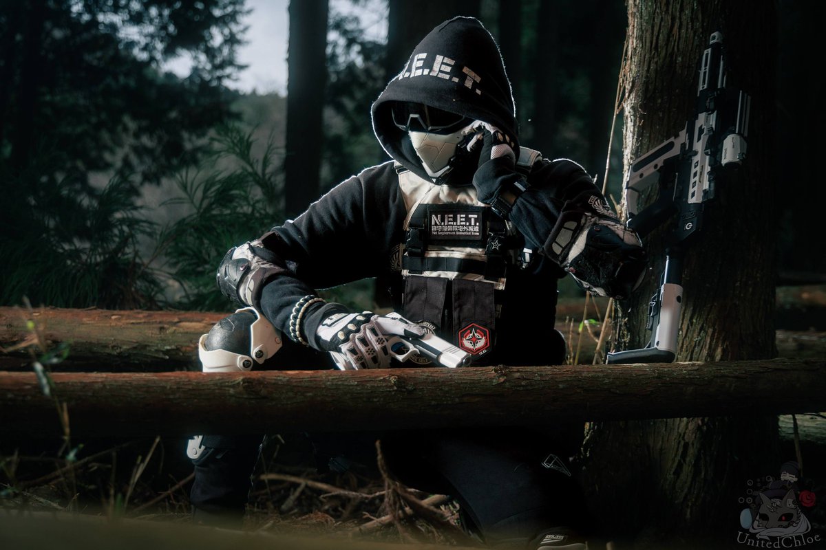 HanName3818's tweet image. HN「Bチーム…こちらHN、ポイントに到着した。何かあれば連絡をくれ」

B「了解だ、相手は何人来るか分からない…気をつけてくれ」

HN「……？
………気配がする…おでましか…」

📸 @UnitedChloe

#CZK
#コンバットゾーン京都
#QUADCORE