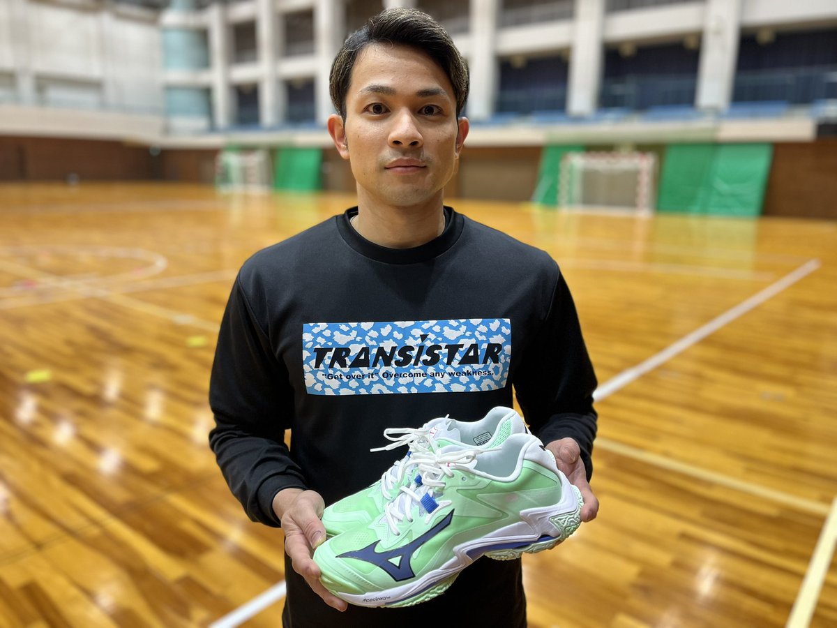 7akahodo's tweet photo. New shoes 🟢
軽さ、フィット感🙆🏻♂️
ブレイブキングス刈谷の杉岡選手にオススメされました🦍
#mizuno
#wavelightning https://t.co/w7218o7a7t
