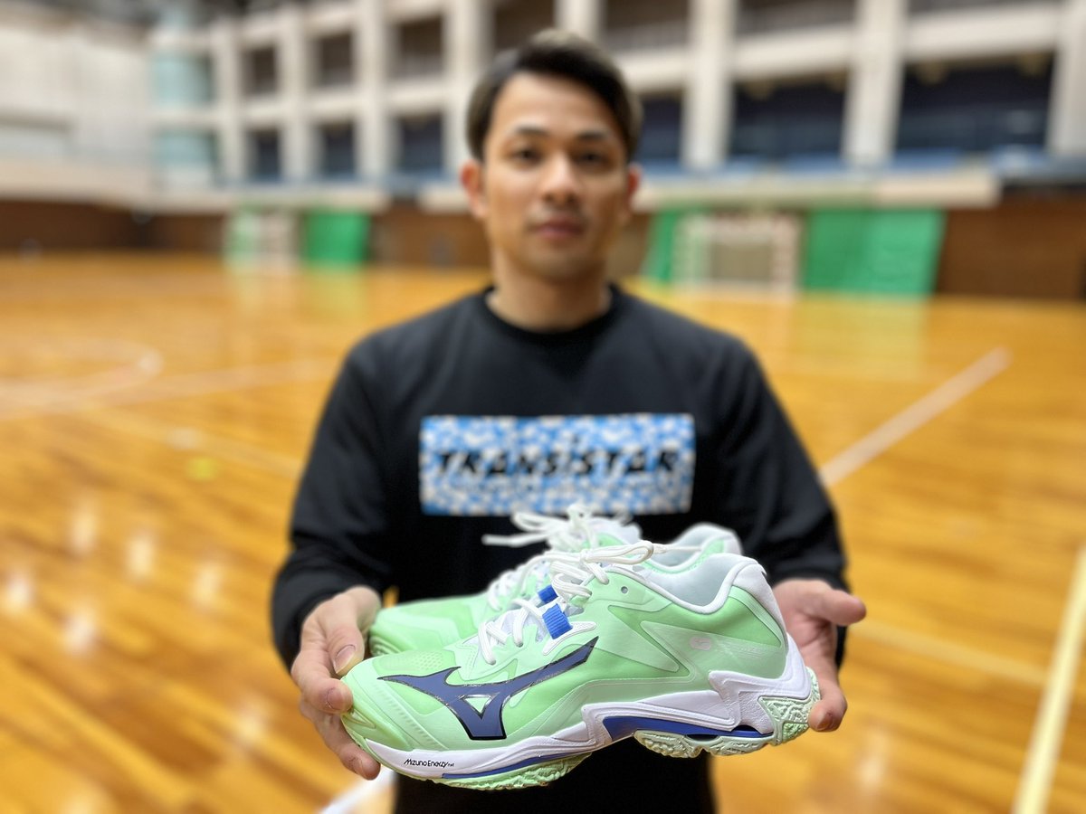 7akahodo's tweet photo. New shoes 🟢
軽さ、フィット感🙆🏻♂️
ブレイブキングス刈谷の杉岡選手にオススメされました🦍
#mizuno
#wavelightning https://t.co/w7218o7a7t