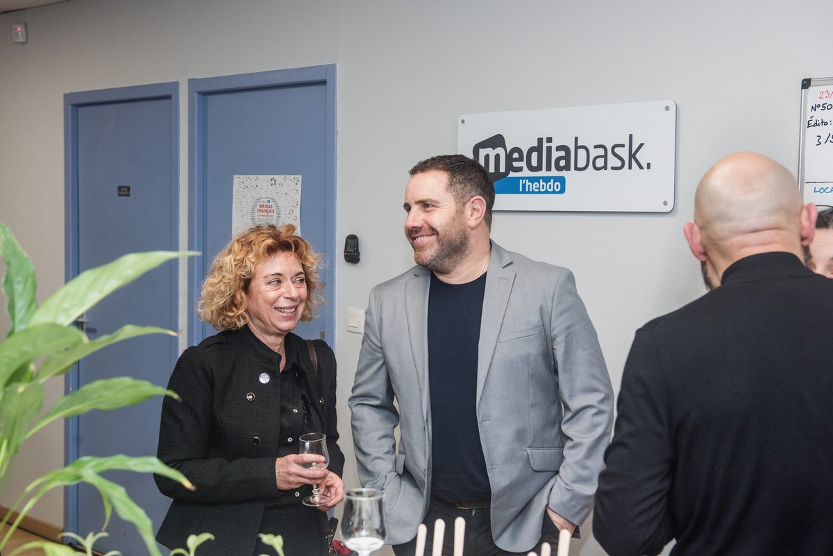 MediabaskInfo's tweet photo. [#DIAPORAMA] Média d’information « qui colle à son territoire », #Mediabask a fêté ses dix ans à #Urrugne
https://t.co/gMb1MJEkTx https://t.co/voK7wMVi2K