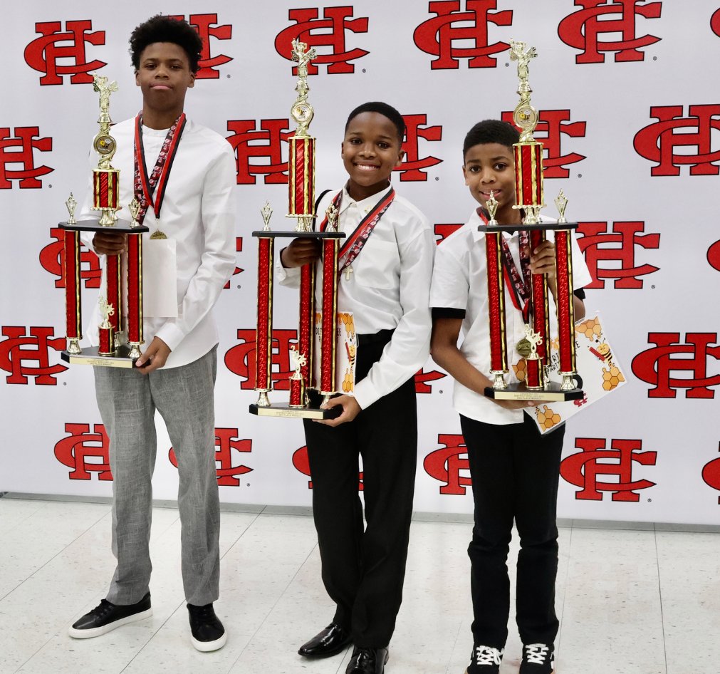 cedarhillisd's tweet photo. Congratulations to @collegiate_hs 6th grader Dominic Delley, @LRELonghorns 5th grader Jaylen Demery and @bessiecolemanms 8th grader Thomas Billups on finishing 1-2-3 at the CHISD Spelling Bee! @geraldhudson @jdedmun @lreiserve @DAPerryJr_Leads @EdLeaderHK

https://t.co/BM7nj6Vaqg https://t.co/kJdvSpaBjF