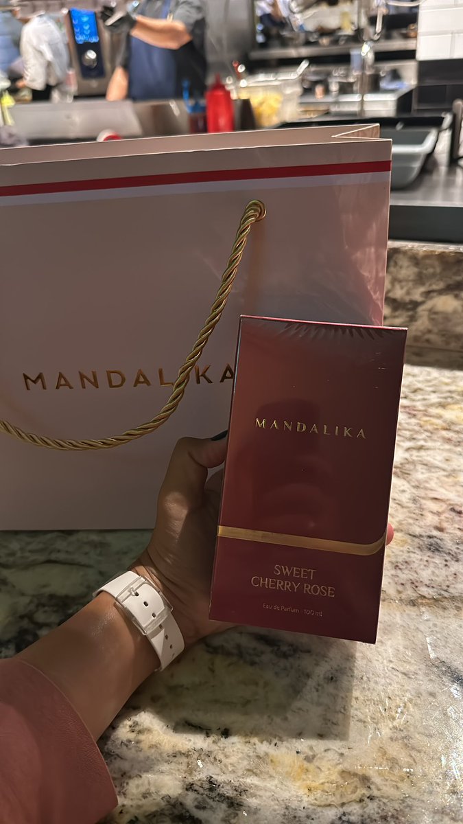 malikafaf's tweet photo. Akhirnya nemu parfum lokal yang wanginya beneran enakkk dan unik 😍😍😍 gini dong bikin parfum tuuu https://t.co/WrKHA4ak0p