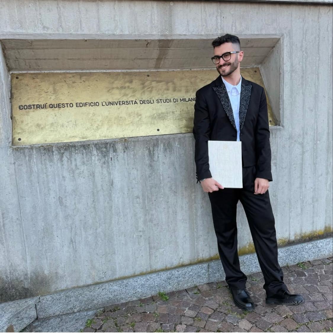 Lab Mavilio (@labmavilio) on Twitter photo Congratulations to Alessandro Frigo for his PhD!
His research on natural killer cells and immune reconstitution after hematopoietic stem cell transplantation provides valuable insights into cell development and post-transplant therapies. 
Best wishes for the future!
#PhD #NKcell Congratulations to Alessandro Frigo for his PhD!
His research on natural killer cells and immune reconstitution after hematopoietic stem cell transplantation provides valuable insights into cell development and post-transplant therapies. 
Best wishes for the future!
#PhD #NKcell