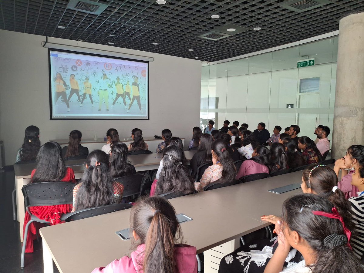 RscBhuj's tweet photo. Gear up for Safety! @RSCBhuj organized Week Long  Road Safety program educating students and citizens about road safety laws, regulations, and best practices. #RoadSafetyAwareness #RSCBhuj https://t.co/mc0HPFN8pQ