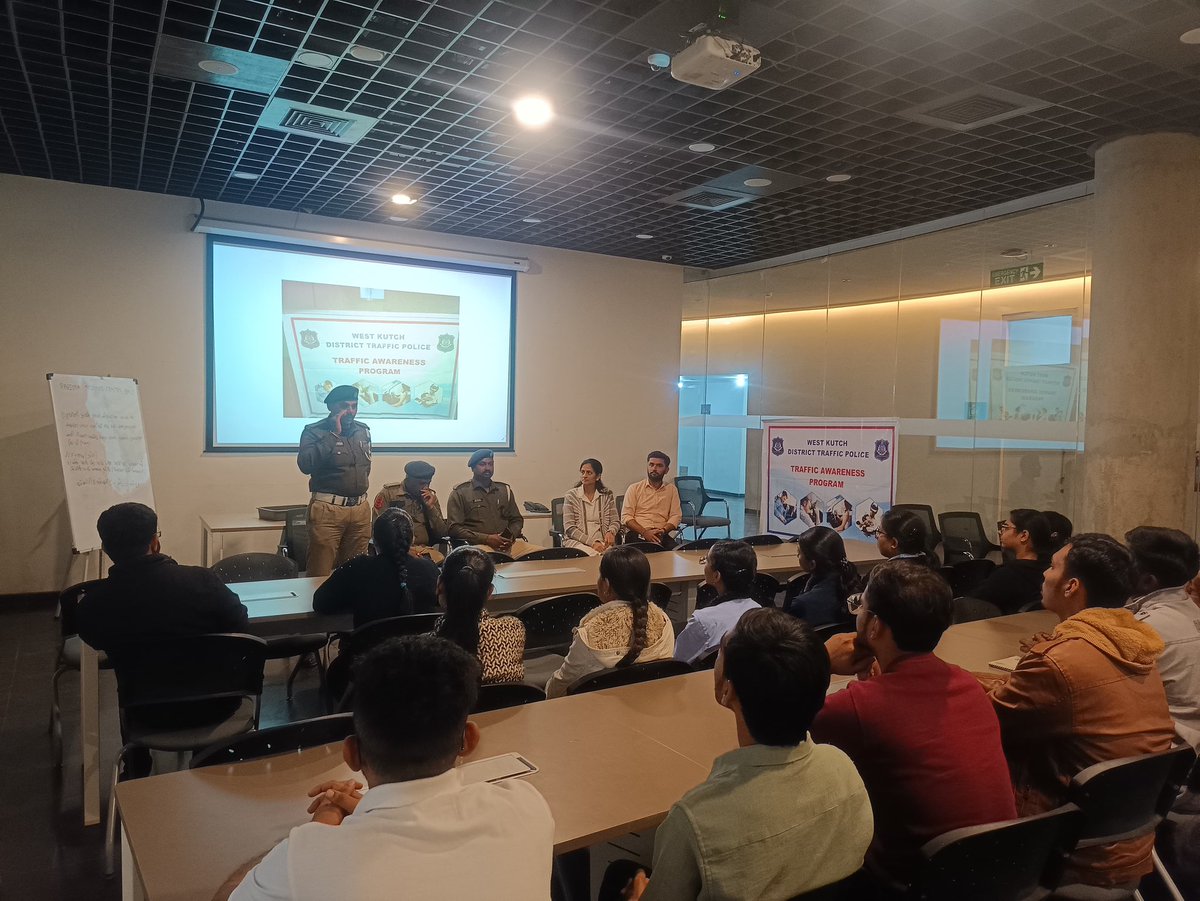 RscBhuj's tweet photo. Gear up for Safety! @RSCBhuj organized Week Long  Road Safety program educating students and citizens about road safety laws, regulations, and best practices. #RoadSafetyAwareness #RSCBhuj https://t.co/mc0HPFN8pQ
