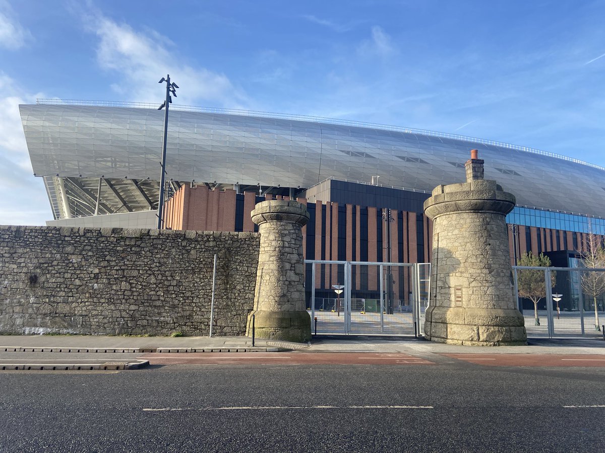 Mega__1979's tweet photo. Todays office view is proudly sponsored by @Everton FC and Bramley Moor Dock ⚽️⚽️⚽️ https://t.co/T2KQEVlXYm