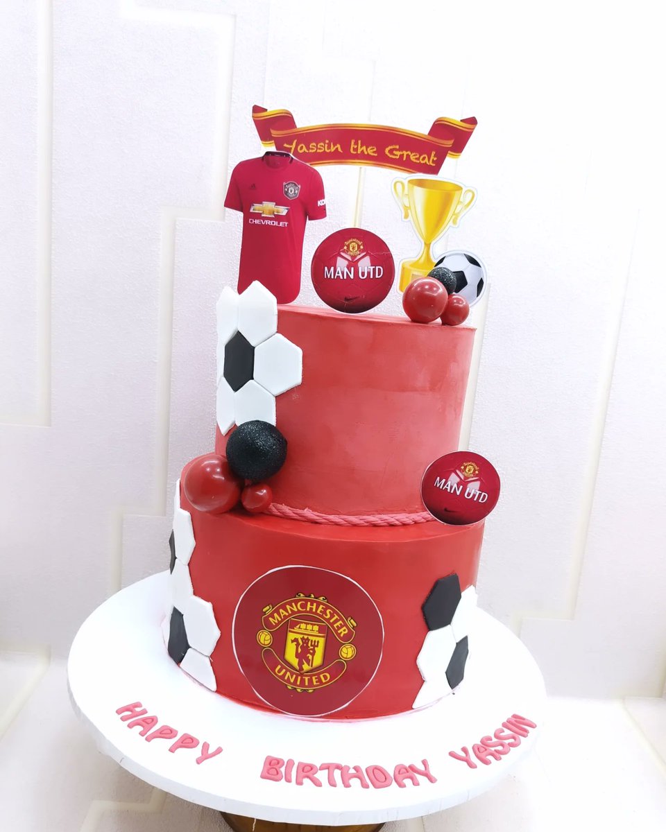 TunuBakeries's tweet photo. 🎂 Made with precision, passion, and love, just like United plays on the field.
call us at +254722746061
#ManchesterUnitedCake #ManUnitedVictory #CustomCakesKenya #TunuBakeries #RedDevilsForever #KenyanBakers #CelebrateWithTunu #NairobiCakes #SoccerCakeGoals #FootballFansUnite https://t.co/mlB4H8rD1j