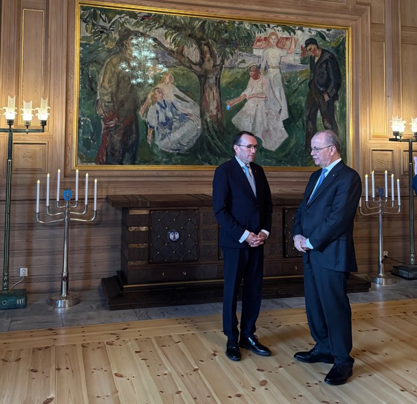 Norway transfers Palestinian clearence revenues

Minister of Foreign of Affairs <a href="/EspenBarthEide/">Espen Barth Eide</a>: "Strengthening the Palestinian institutions is a prerequisite for a political process and the two-state solution"

Read full statement👇
 regjeringen.no/en/aktuelt/nor…

#TwoStateSolution