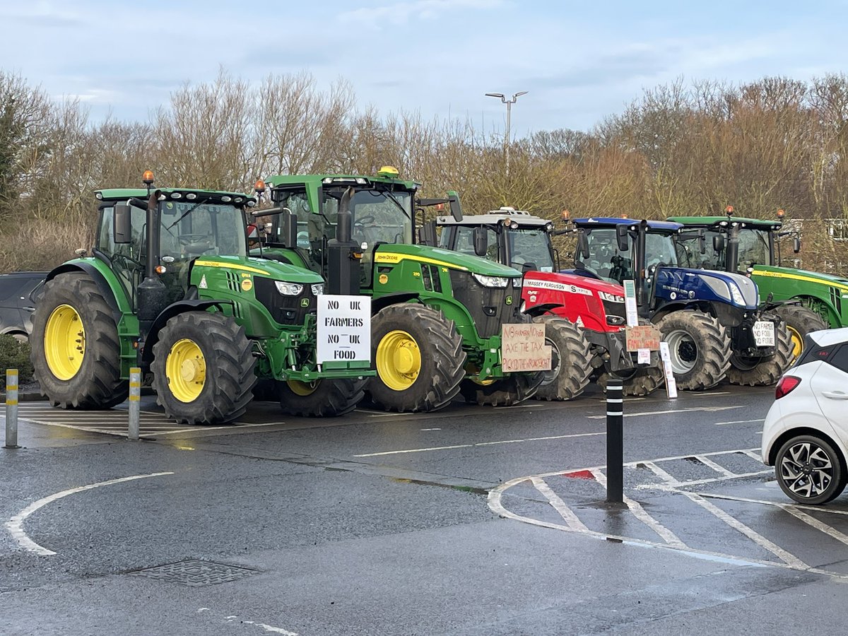 Swervydervey's tweet photo. @peter_levy Hello Peter just done my shopping in Tesco Hornsea and farmers are urging us to get your food uk 🇬🇧 only https://t.co/piLwu1FiZd